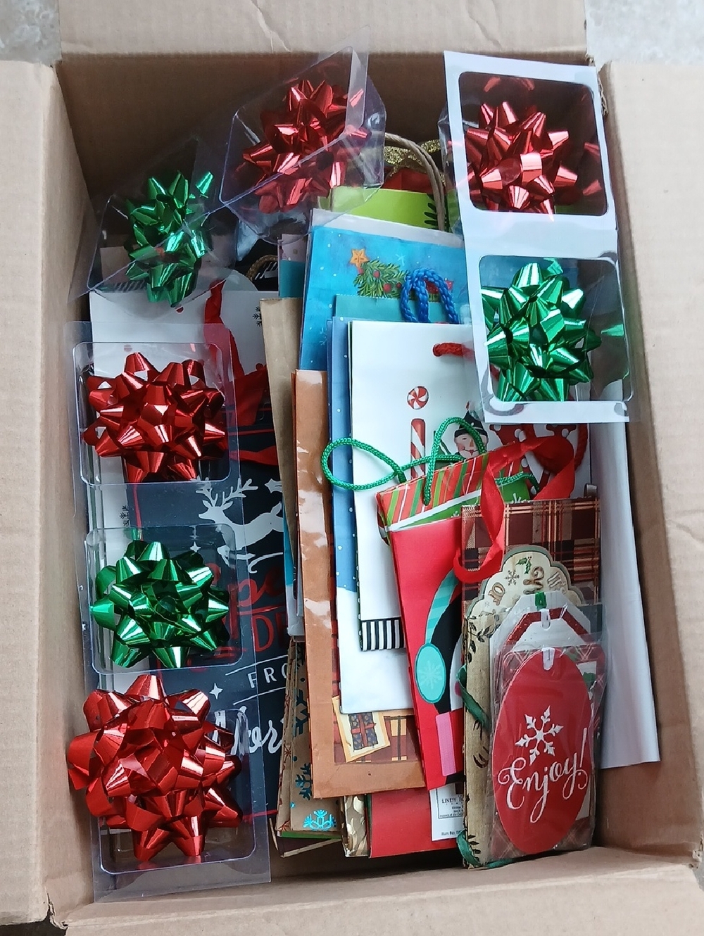 45+ Holiday Gift Bags & Accessories Reuse or Repurpose
